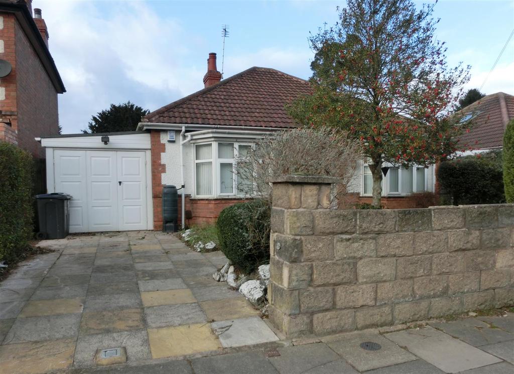 Tile Cross Road, Tile Cross, Birmingham 3 bed detached bungalow £260,000
