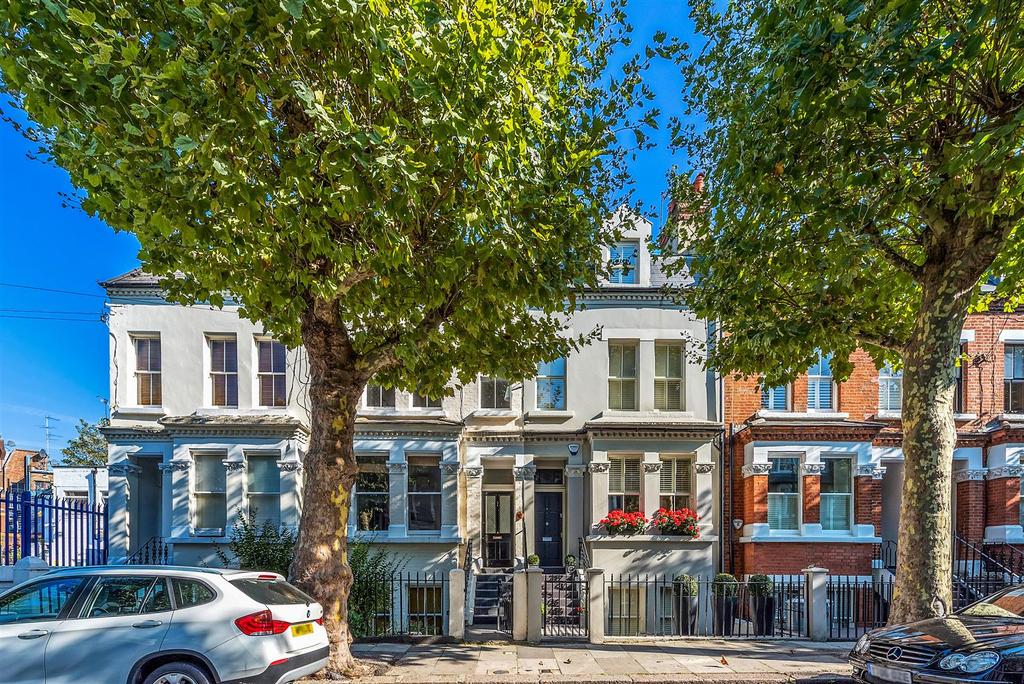 Barclay Road, Fulham 3 bed flat £2,850 pcm (£658 pw)