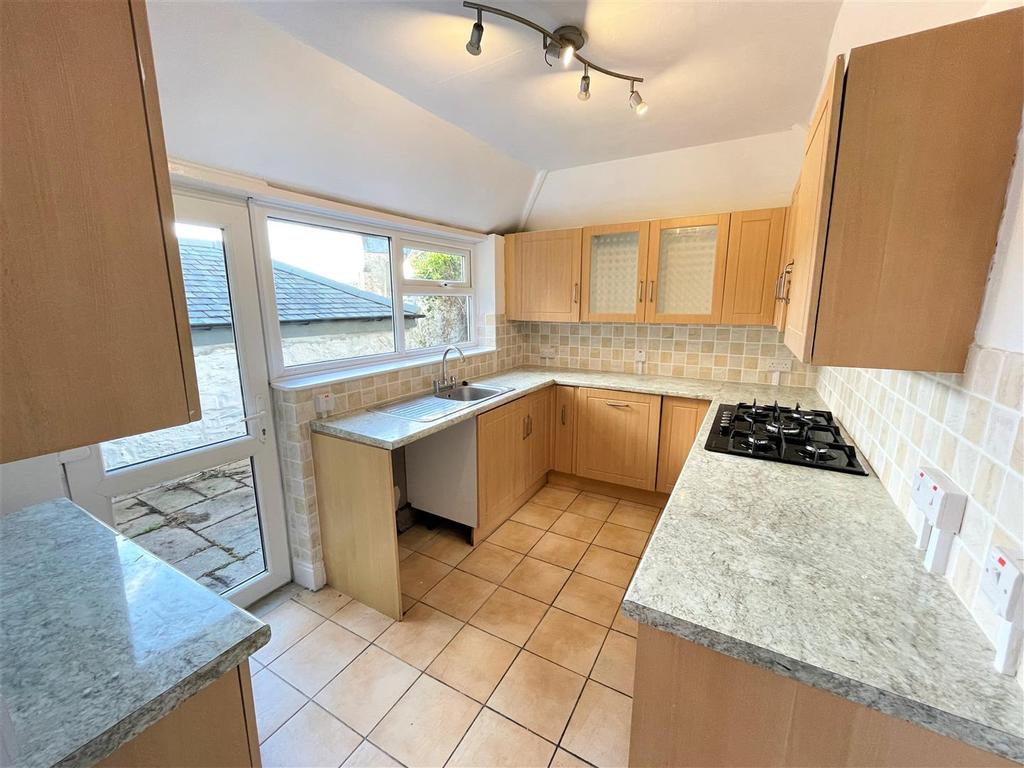 Lescudjack Road, Penzance 4 bed house £1,500 pcm (£346 pw)