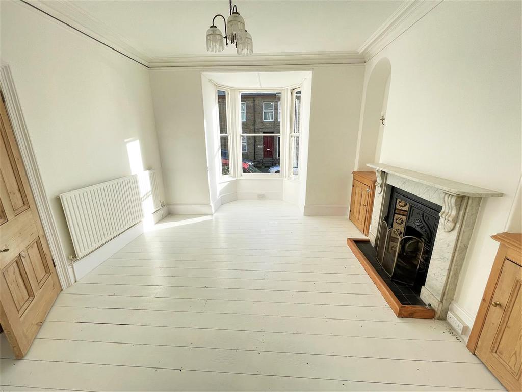 Lescudjack Road, Penzance 4 bed house £1,500 pcm (£346 pw)