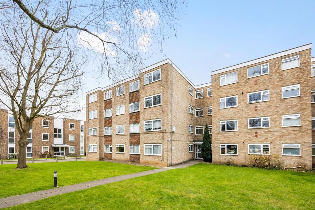 Mulgrave Road, Sutton 1 bed flat £250,000
