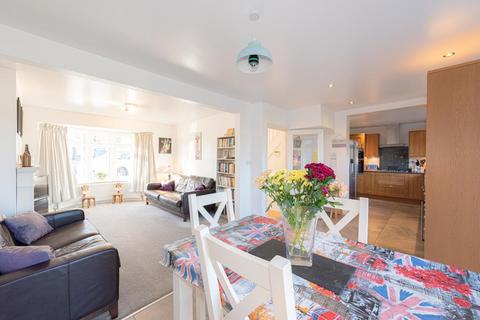 20 Walsingham Gardens, Epsom, KT19 0LU
