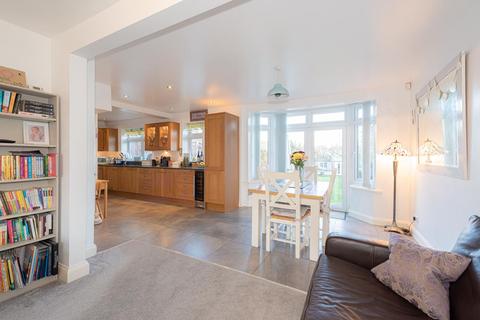 20 Walsingham Gardens, Epsom, KT19 0LU