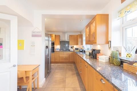 20 Walsingham Gardens, Epsom, KT19 0LU