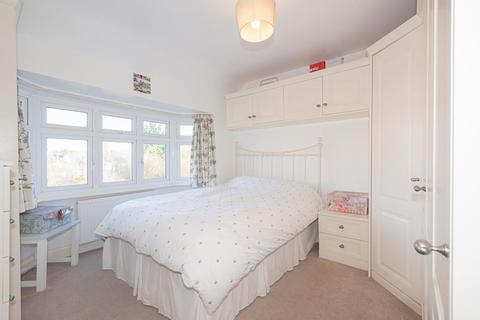 20 Walsingham Gardens, Epsom, KT19 0LU