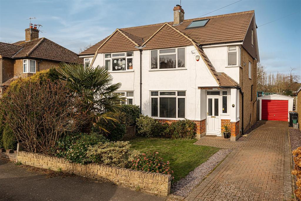 Fairhaven Road, Redhill 4 bed house £600,000