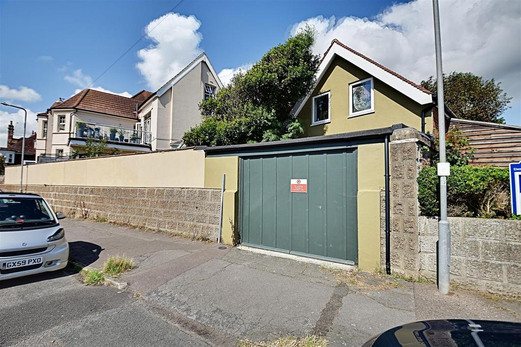 Detached Coach House