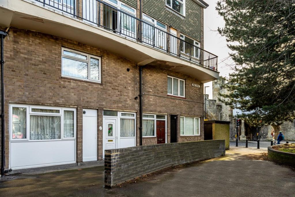 Huby Court, Walmgate, York 2 bed £170,000
