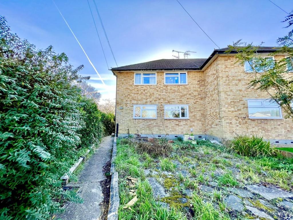 Hunter Avenue, Shenfield, Brentwood 2 bed £335,000