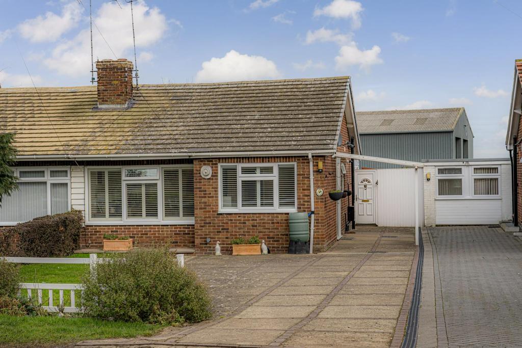 South Street, Whitstable 2 bed semidetached bungalow for sale £399,995