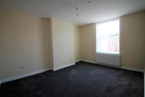 3 bedroom apartment to rent - Kings Avenue, Prestatyn, LL19