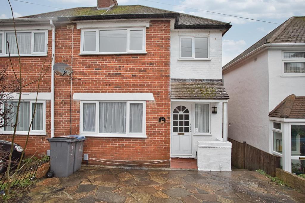 Markland Road, Dover 3 bed house £950 pcm (£219 pw)