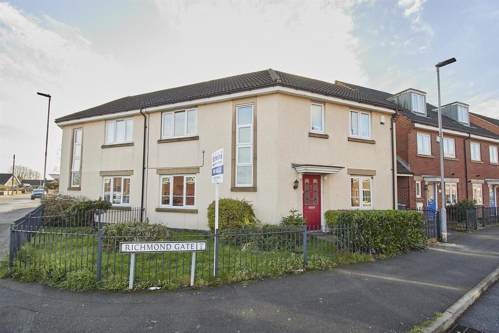 Richmond Gate, Hinckley 3 bed semidetached house £220,000