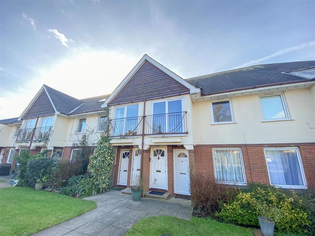 Parklands, Chiltern Avenue, Bushey 2 bed £359,950