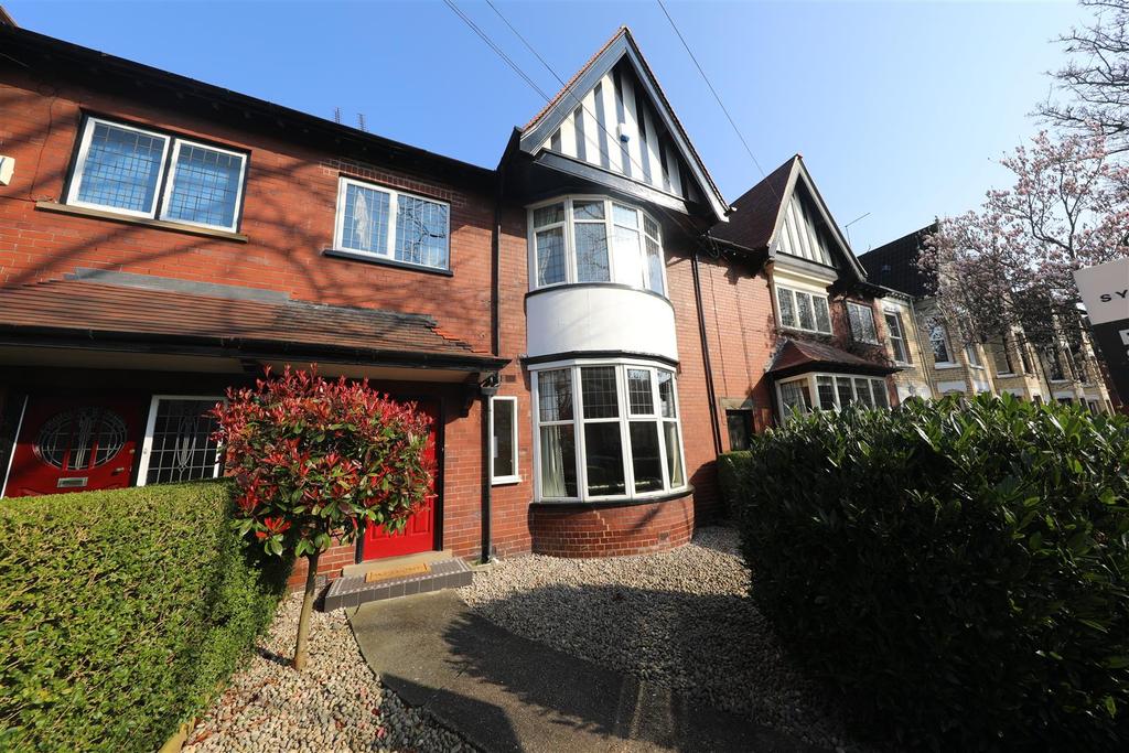 Park Avenue, Hull 5 bed terraced house £375,000