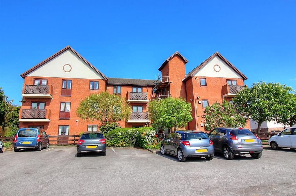 Cromer Avenue, Low Fell 2 bed apartment £575 pcm (£133 pw)