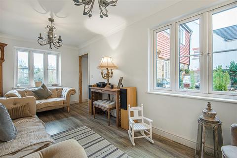 4 Browning Close, Bromham, Bedford, MK43 8TQ