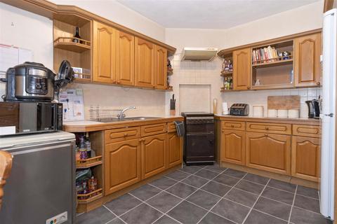 62 Brougham Road, Worthing, BN11 2NU