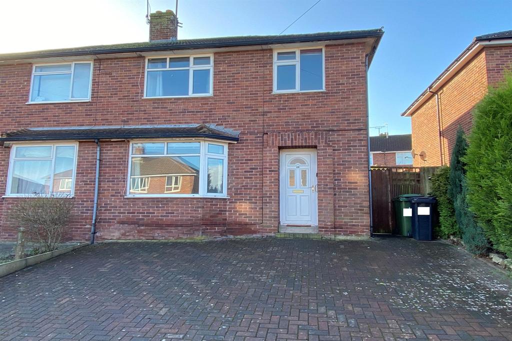 Marlowe Drive, Whitecross, Hereford, HR4 3 bed semidetached house £