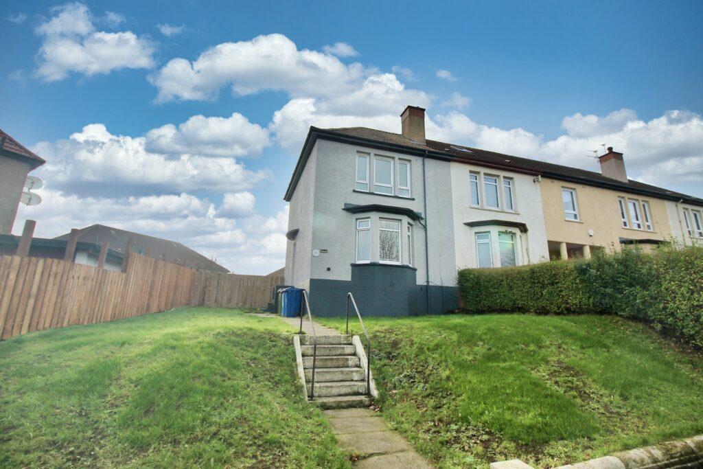 Balornock Road, Glasgow G21 3UH 2 bed end of terrace house £135,000