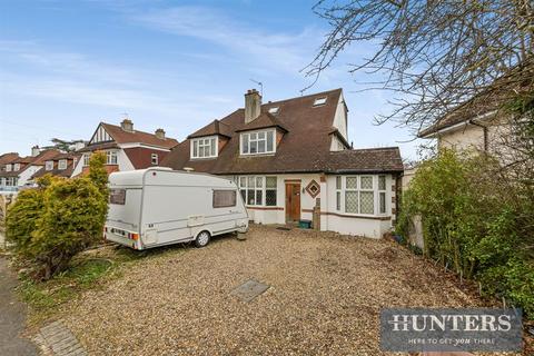 4 The Glade, Epsom, KT17 2HB