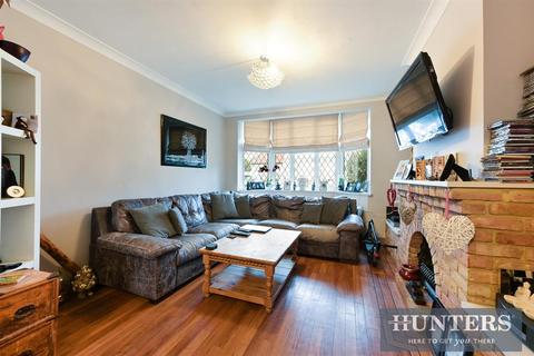 4 The Glade, Epsom, KT17 2HB