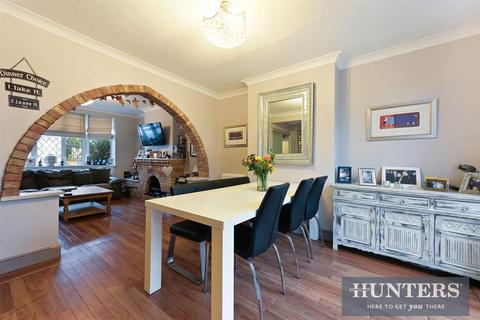 4 The Glade, Epsom, KT17 2HB