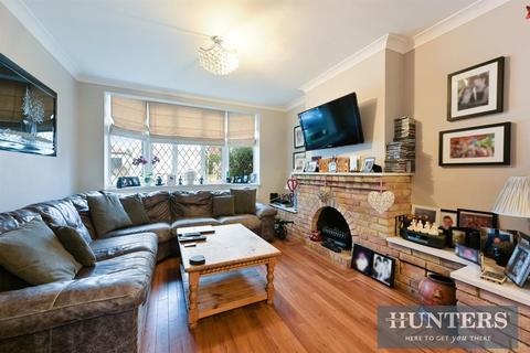 4 The Glade, Epsom, KT17 2HB