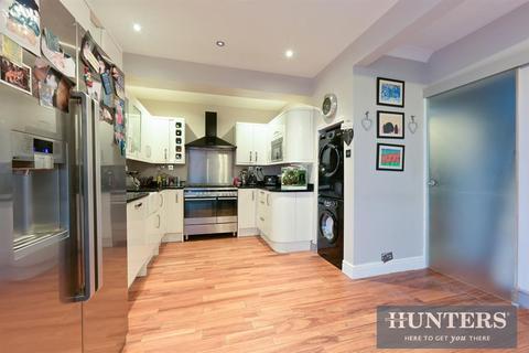 4 The Glade, Epsom, KT17 2HB