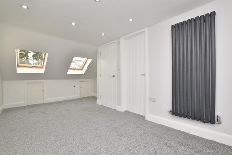 30 Sandcross Lane, Reigate, RH2 8EL