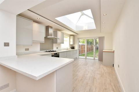 30 Sandcross Lane, Reigate, RH2 8EL