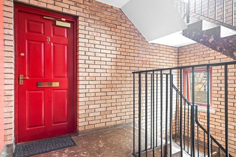 19/3 Hawkhill, Edinburgh, EH7 6LA