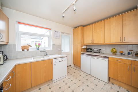 27 Aire Valley Drive, Bradley, Keighley, BD20 9HY