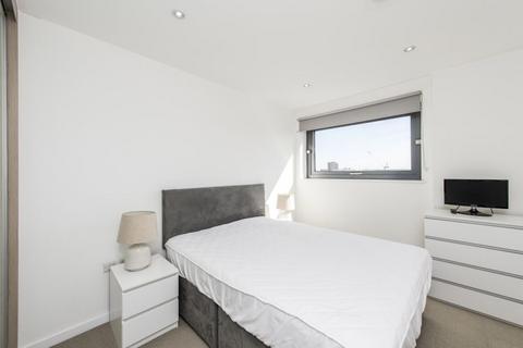 1 bedroom apartment to rent, Rosler Building, London SE1