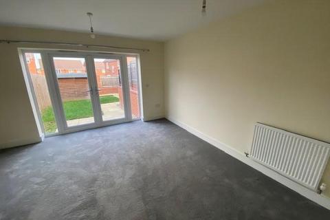 2 bedroom semi-detached house to rent, Baker Street, Rugby, CV21