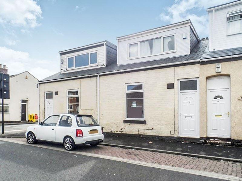 Neville Road, Pallion, Sunderland... 2 bed cottage £495 pcm (£114 pw)