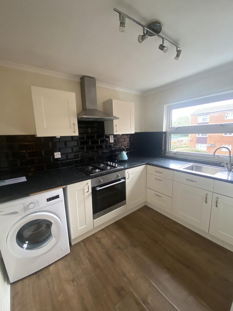Torquay Crescent, Stevenage SG1 1 bed flat £800 pcm (£185 pw)