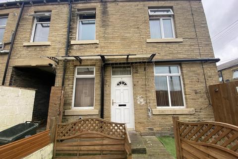 3 bedroom terraced house to rent - Birk Lea Street, Bradford, West Yorkshire, BD5