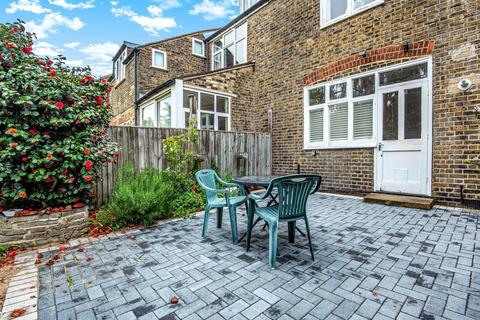 25a Vanbrugh Fields, London, SE3 7TZ