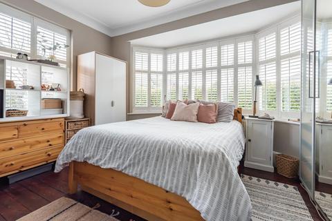 25a Vanbrugh Fields, London, SE3 7TZ