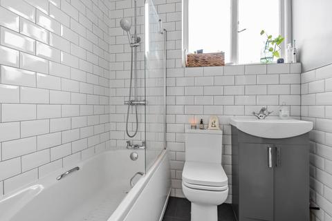 25a Vanbrugh Fields, London, SE3 7TZ