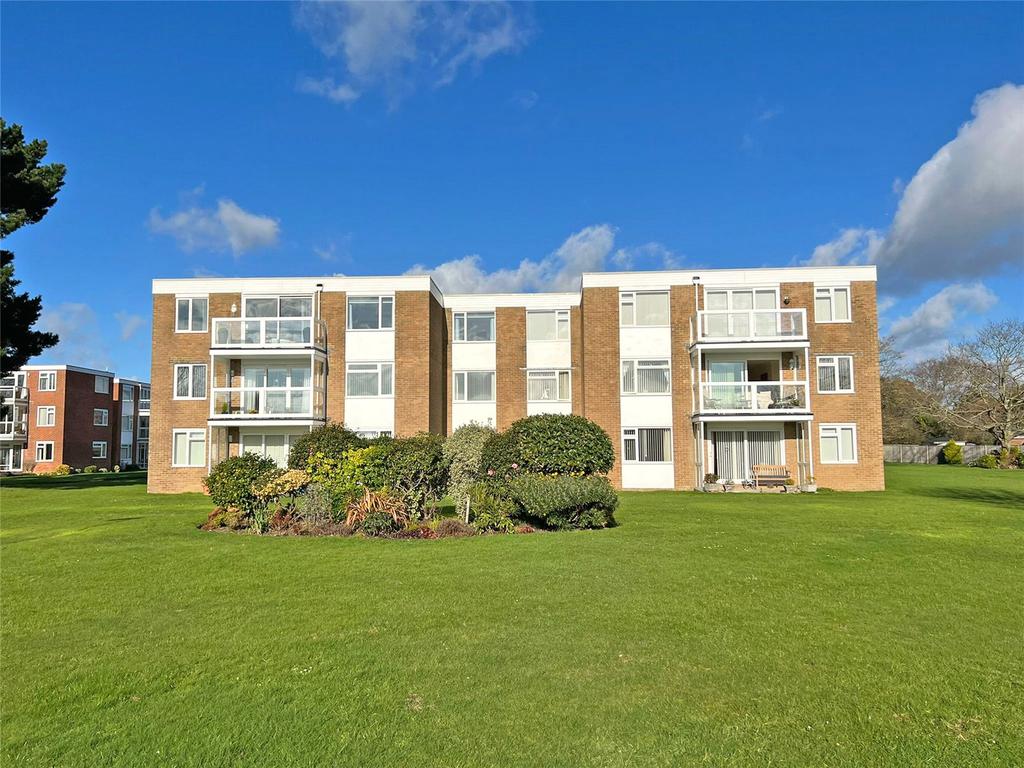 Keats Avenue, Milford on Sea... 2 bed apartment £399,950