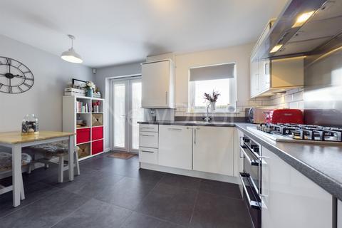 9 Forge Crescent, Bishopton, PA7 5FL