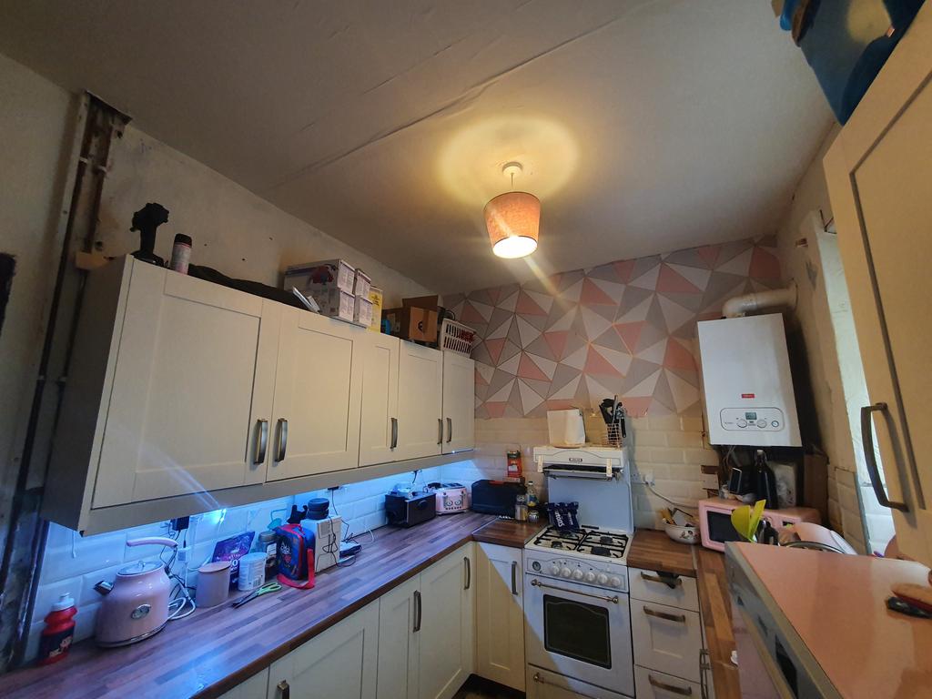 Norman Street, Halifax, HX1 3 bed terraced house - £87,000