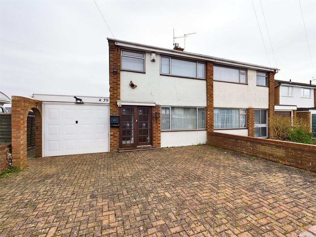 Kilbury Drive, Worcester, WR5 3 bed semidetached house £230,000