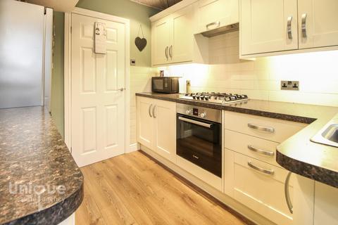 27 Beverley Avenue, Poulton-le-fylde, FY6 8BN