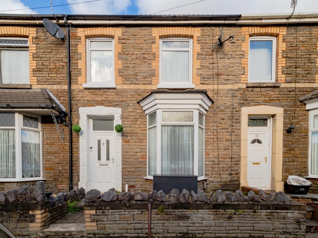 Geoffrey Street, Neath, South Wales... 3 bed terraced house £170,000