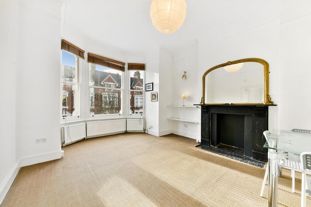 Plympton Road, Brondesbury Park, London, NW6 2 bed flat £1,998 pcm (£