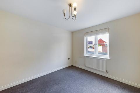 4 bedroom detached house to rent, Holbeach Drive, Kingsway, Quedgeley, Gloucester, GL2
