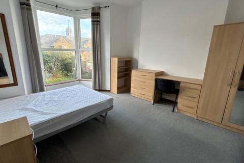 6 bedroom terraced house to rent, Swansea SA2
